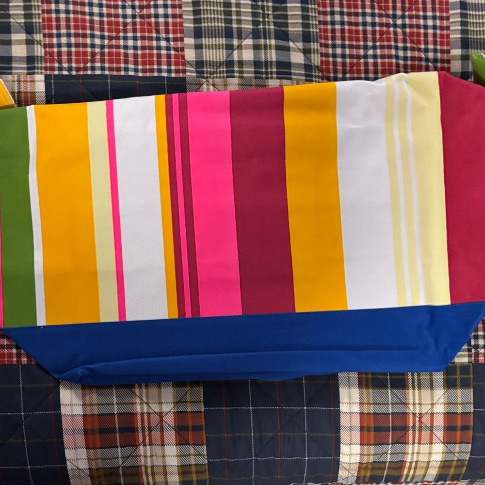 Striped beach bag with zipper
